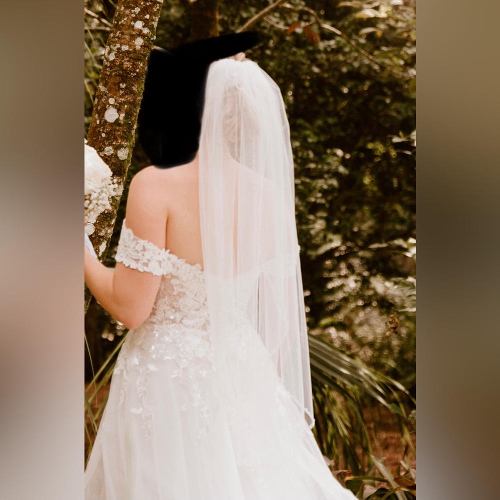 Maggie Sottero Stevie  Size:8 Ivory 2022 wedding dress - Picture 5 of 15